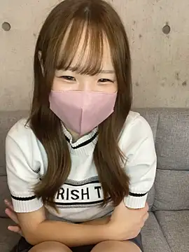 Snapshot of maika_3 chatting on 10/11/25, 12:43 maika 3 online show from 10/11/25, 12:43