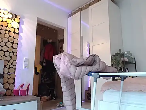 story of sarah online show from 09/13/25, 03:45