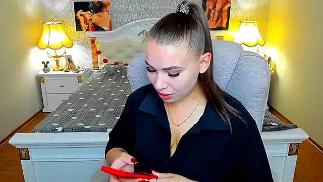 Snapshot of OmniaSher chatting on 09/17/25, 09:00 OmniaSher online show from 09/17/25, 09:00