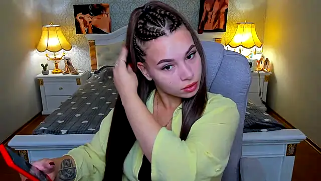 Snapshot of OmniaSher chatting on 09/21/25, 09:44 OmniaSher online show from 09/21/25, 09:44