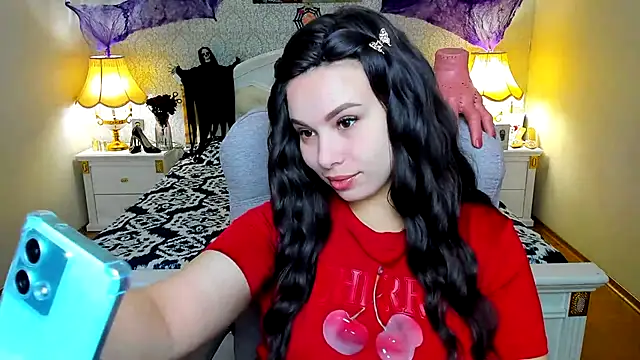 Snapshot of OmniaSher chatting on 11/04/25, 10:36 OmniaSher online show from 11/04/25, 10:36