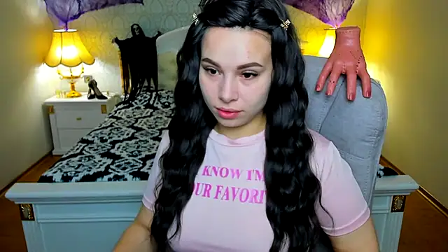 Snapshot of OmniaSher chatting on 11/05/25, 10:26 OmniaSher online show from 11/05/25, 10:26