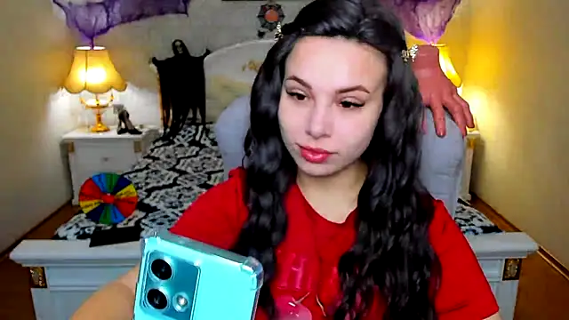 Snapshot of OmniaSher chatting on 11/09/25, 10:13 OmniaSher online show from 11/09/25, 10:13