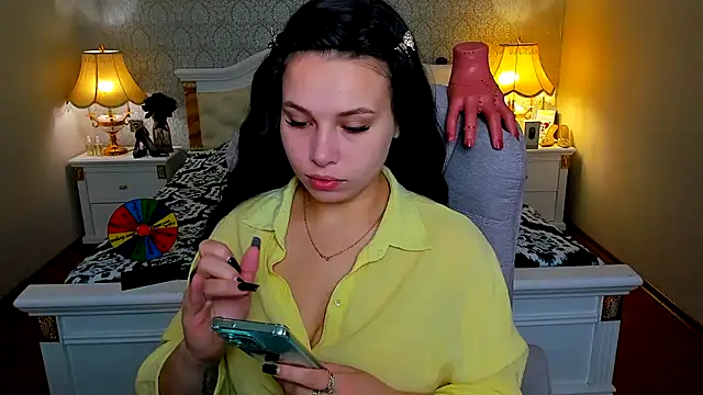 Snapshot of OmniaSher chatting on 11/22/25, 10:03 OmniaSher online show from 11/22/25, 10:03