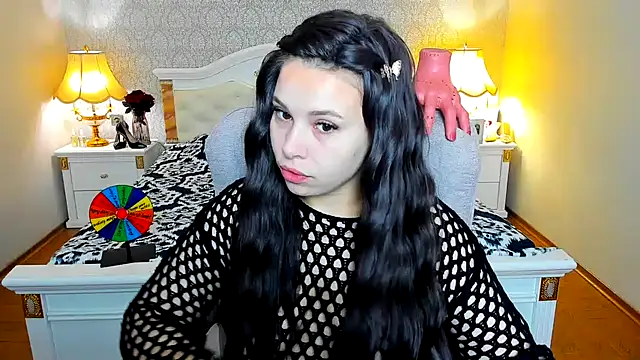 Snapshot of OmniaSher chatting on 11/24/25, 10:04 OmniaSher online show from 11/24/25, 10:04