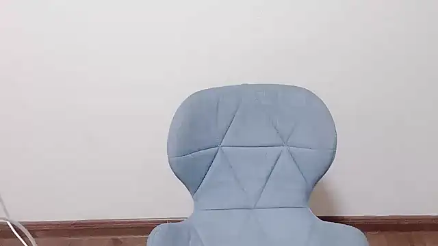 Snapshot of Queen_ww chatting on 11/14/25, 12:37 Queen ww online show from 11/14/25, 12:37