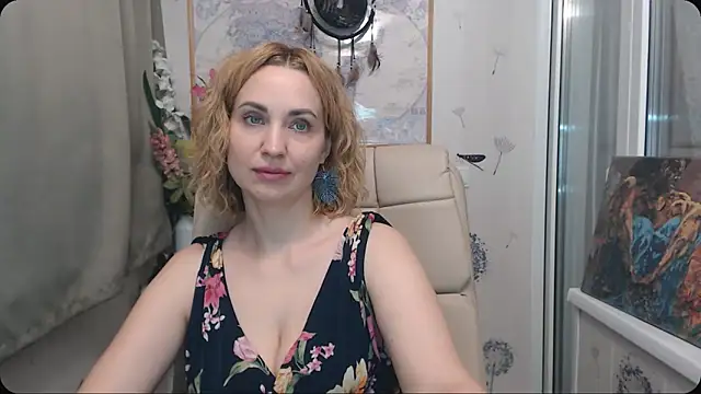 Snapshot of KatrinAlluring chatting on 11/25/25, 04:34 KatrinAlluring online show from 11/25/25, 04:34