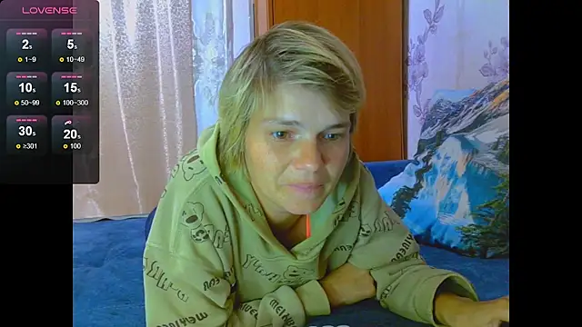 Snapshot of SaraSnow_ chatting on 09/11/25, 07:47 SaraSnow online show from 09/11/25, 07:47