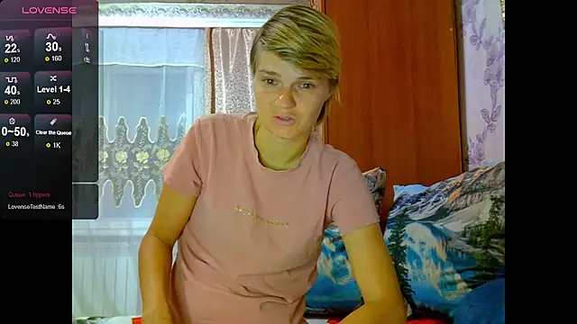 Snapshot of SaraSnow_ chatting on 09/25/25, 06:11 SaraSnow online show from 09/25/25, 06:11