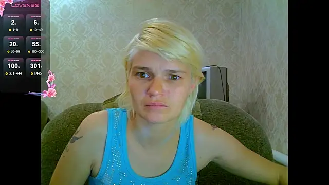 Snapshot of SaraSnow_ chatting on 11/07/25, 05:57 SaraSnow online show from 11/07/25, 05:57