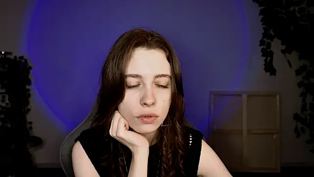 Yoka paradoXXX online show from 11/07/25, 09:09