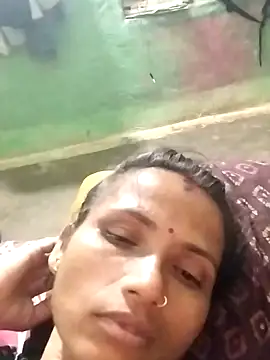 Snapshot of KIRTI12_HOT chatting on 09/24/25, 04:10 KIRTI12 HOT online show from 09/24/25, 04:10