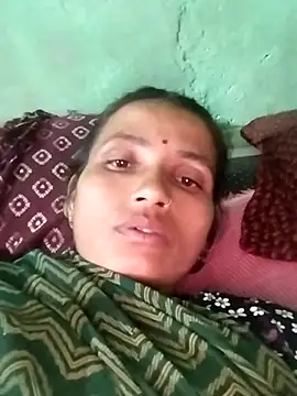 Snapshot of KIRTI12_HOT chatting on 11/11/25, 03:45 KIRTI12 HOT online show from 11/11/25, 03:45