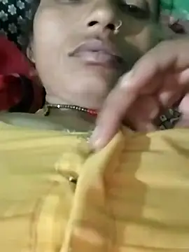 Snapshot of KIRTI12_HOT chatting on 11/16/25, 04:45 KIRTI12 HOT online show from 11/16/25, 04:45