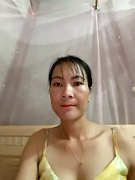 Yumyum kiw online show from 09/18/25, 05:42