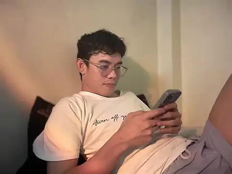 keirflorianxx online show from 09/15/25, 03:01