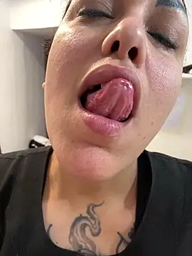 cubadesire online show from 09/11/25, 10:37