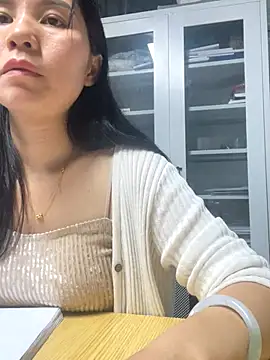 xiaonan- online show from 10/27/25, 09:02