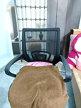 Snapshot of LadyMaiMai chatting on 10/01/25, 06:30 LadyMaiMai online show from 10/01/25, 06:30