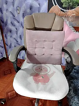 Snapshot of LadyMaiMai chatting on 11/28/25, 01:36 LadyMaiMai online show from 11/28/25, 01:36