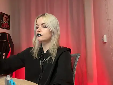 CherryKnight666 online show from 09/08/25, 09:14