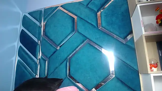 Lea Sweetly online show from 09/20/25, 01:23