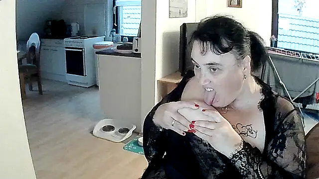 Minou1610 online show from 10/11/25, 04:27