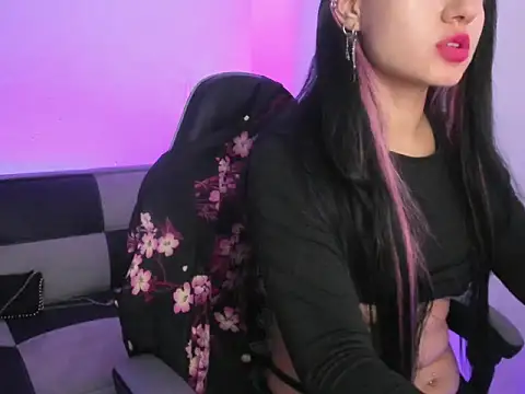 GwenHazel online show from 10/02/25, 12:06