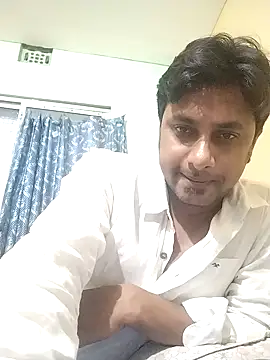 Snapshot of Flybye_0009 chatting on 06/10/26, 12:48 Flybye 0009 online show from 06/10/26, 12:48