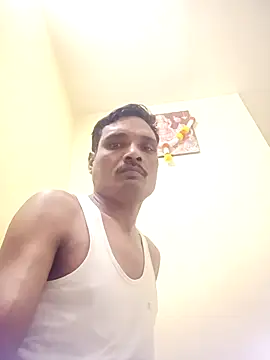 Snapshot of 8133vaibhavh chatting on 09/28/25, 03:50 8133vaibhavh online show from 09/28/25, 03:50