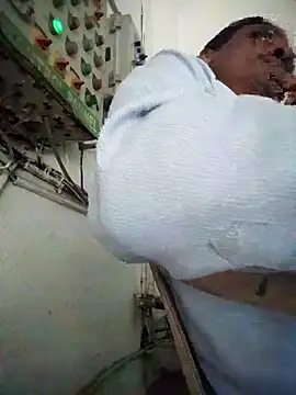 Snapshot of 8133vaibhavh chatting on 10/14/25, 09:32 8133vaibhavh online show from 10/14/25, 09:32