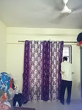 Snapshot of 8133vaibhavh chatting on 10/23/25, 12:26 8133vaibhavh online show from 10/23/25, 12:26