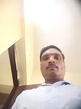 Snapshot of 8133vaibhavh chatting on 11/26/25, 03:29 8133vaibhavh online show from 11/26/25, 03:29