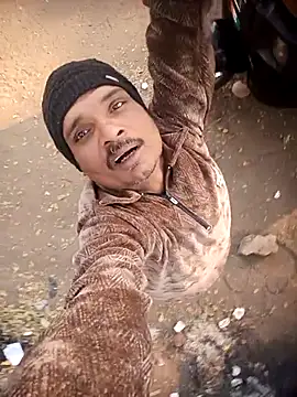 Snapshot of 8133vaibhavh chatting on 12/01/25, 03:11 8133vaibhavh online show from 12/01/25, 03:11