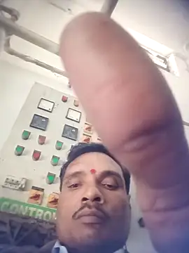 Snapshot of 8133vaibhavh chatting on 12/05/25, 05:49 8133vaibhavh online show from 12/05/25, 05:49