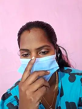 Snapshot of Tamil_Blackmoon chatting on 09/15/25, 02:50 Tamil Blackmoon online show from 09/15/25, 02:50