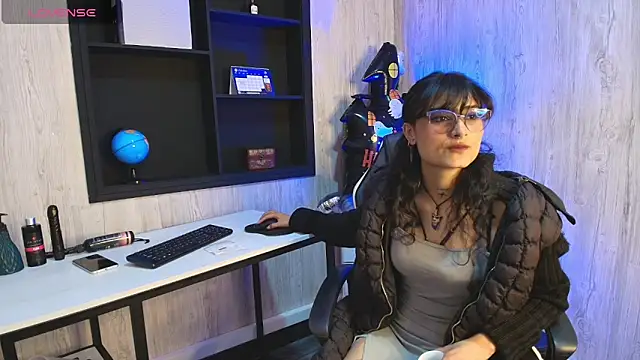 LilyRouset online show from 10/20/25, 03:01