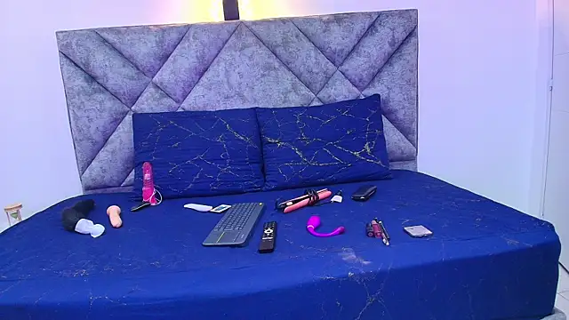 Shantey Laurent online show from 09/20/25, 01:56