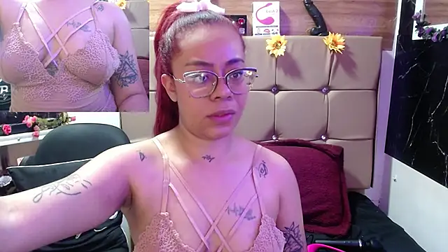 Snapshot of MIA__SPENCER chatting on 09/17/25, 04:41 MIA  SPENCER online show from 09/17/25, 04:41