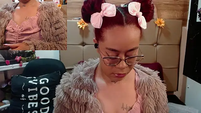 Snapshot of MIA__SPENCER chatting on 09/24/25, 05:05 MIA  SPENCER online show from 09/24/25, 05:05