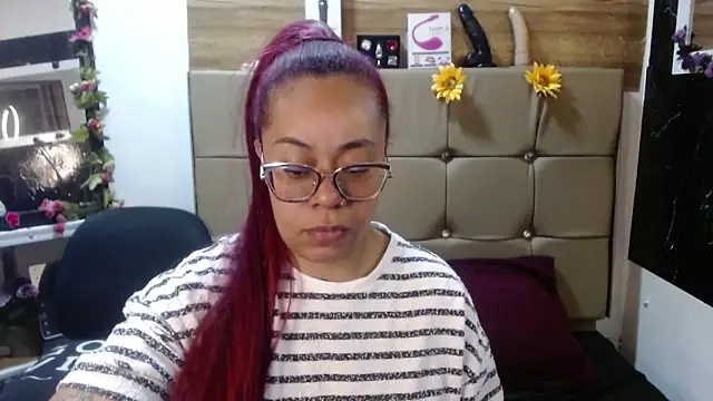 Snapshot of MIA__SPENCER chatting on 10/06/25, 05:10 MIA  SPENCER online show from 10/06/25, 05:10