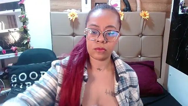 Snapshot of MIA__SPENCER chatting on 10/07/25, 03:53 MIA  SPENCER online show from 10/07/25, 03:53