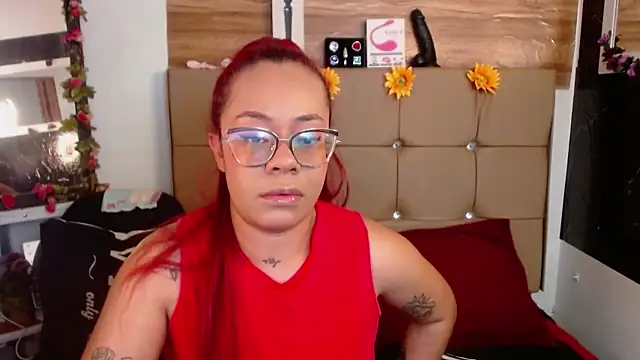 Snapshot of MIA__SPENCER chatting on 10/17/25, 06:10 MIA  SPENCER online show from 10/17/25, 06:10