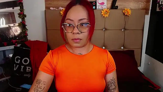 Snapshot of MIA__SPENCER chatting on 10/18/25, 07:36 MIA  SPENCER online show from 10/18/25, 07:36