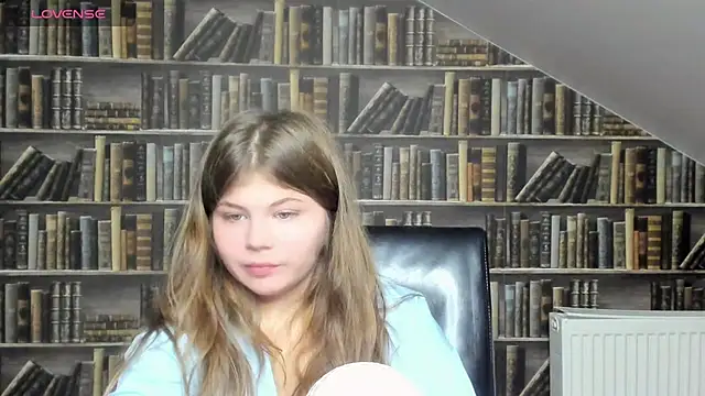 Lilly Jess online show from 11/06/25, 07:37