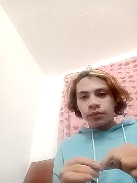 Snapshot of kittymutant99 chatting on 11/10/25, 06:18 kittymutant99 online show from 11/10/25, 06:18