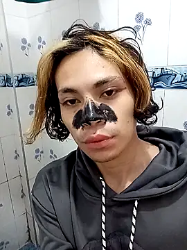 Snapshot of kittymutant99 chatting on 11/19/25, 05:57 kittymutant99 online show from 11/19/25, 05:57