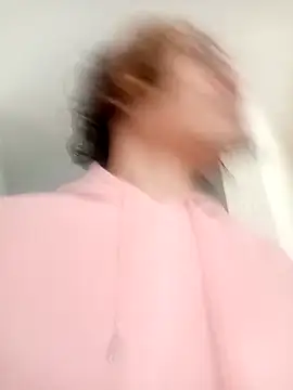 Snapshot of kittymutant99 chatting on 12/05/25, 01:09 kittymutant99 online show from 12/05/25, 01:09