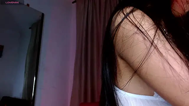 carolinerue online show from 05/05/26, 10:01