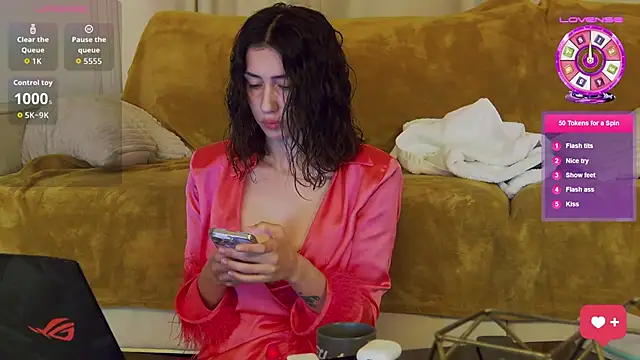 Snapshot of MissScarlettXO chatting on 09/09/25, 07:35 MissScarlettXO online show from 09/09/25, 07:35